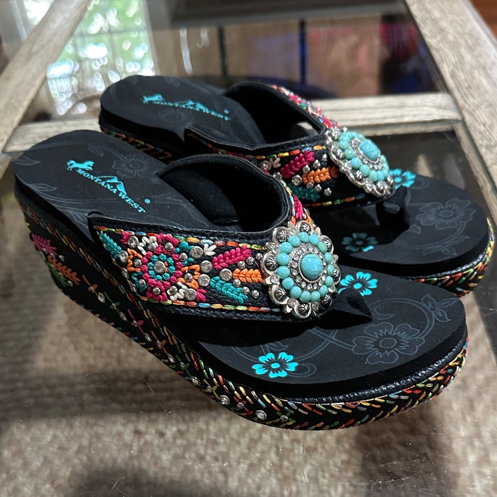 Montana West Black and Turquoise Embroidered Wedges